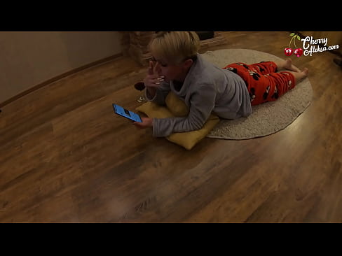 ❤️ Verrückte Blondine lutscht riesigen Schwanz und hüpft darauf herum - Analsex ☑ Porno vk bei porn de.serviporno.ru ☑